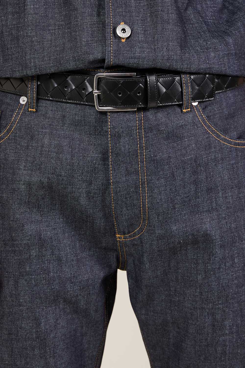 חגורת עור קלוע